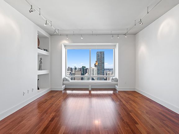 4th image of 1425 Brickell Ave APT 57D