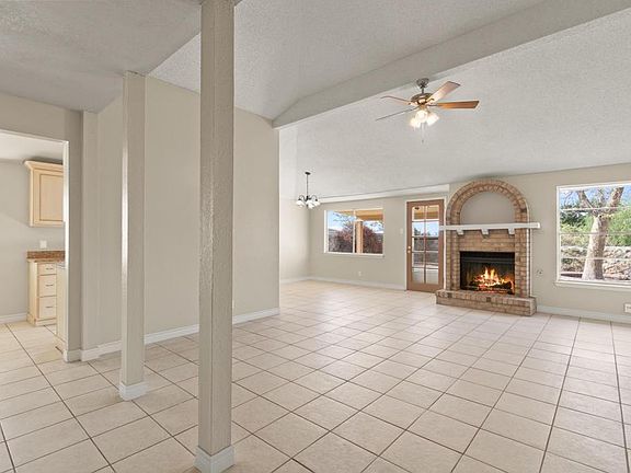 3rd image of 926 Agua Caliente Dr #A