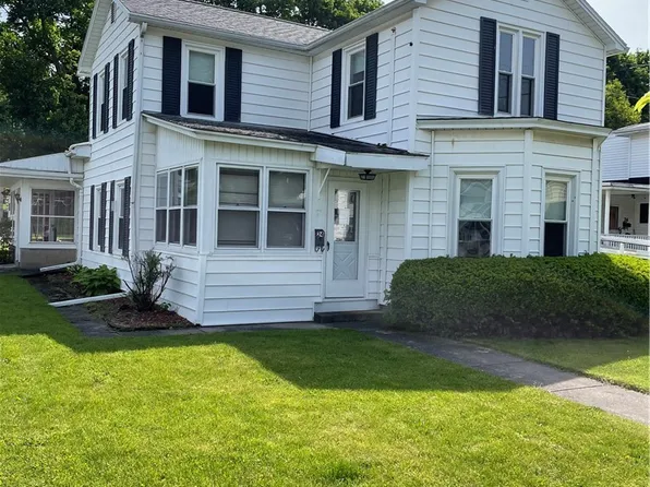 24 Parker St, Auburn, NY 13021