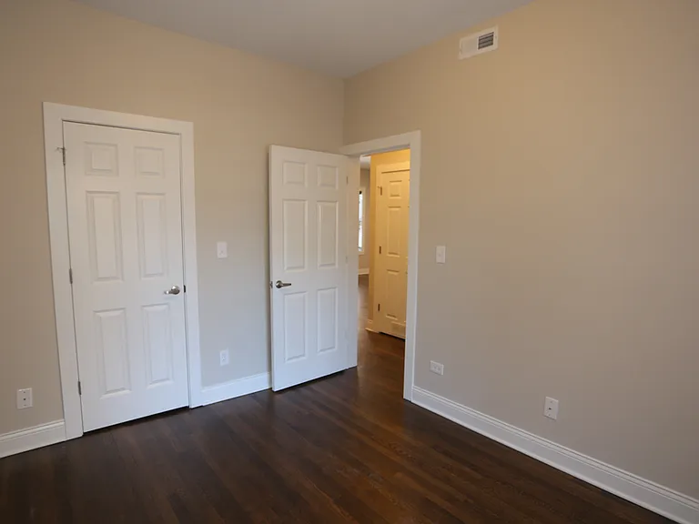 527 W Barry Ave #2N — Photo 13