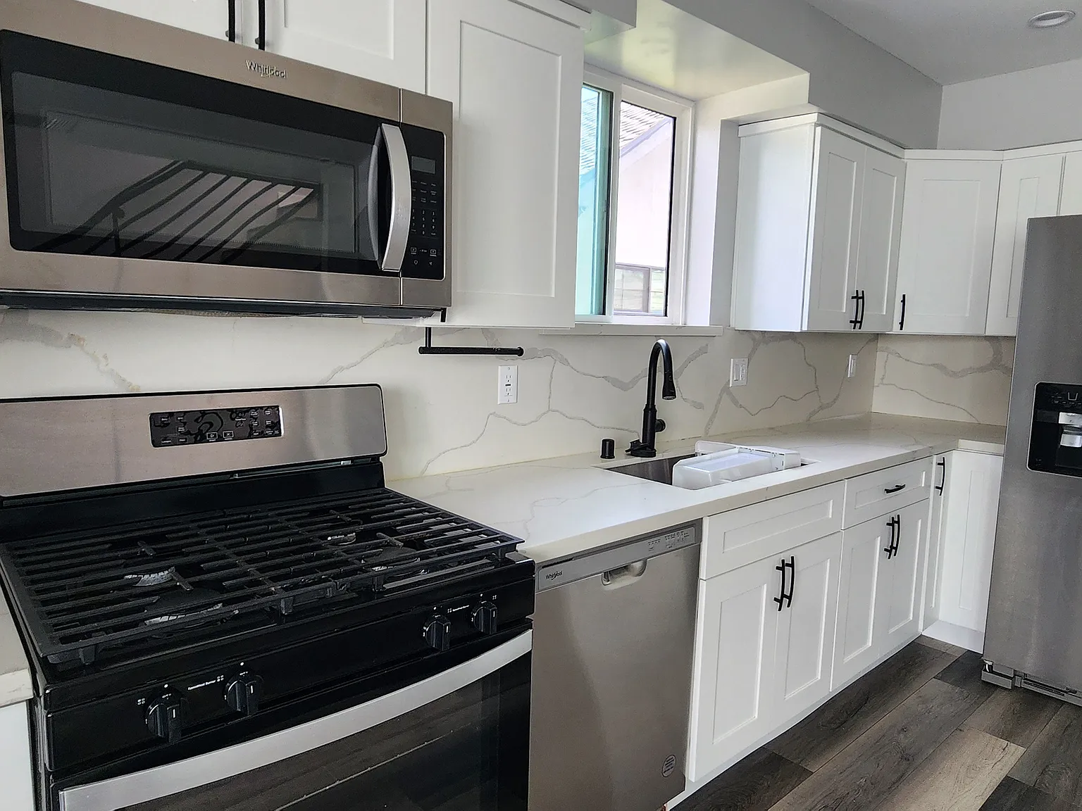 4 bed, 1408 sqft, $4,600 — Photo 2