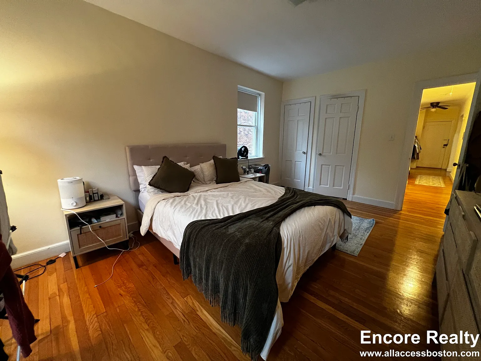 1 bed, 800 sqft, $2,700 — Photo 2