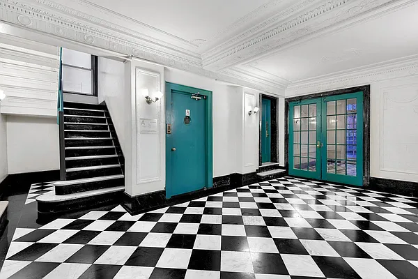 Rented by Manhattan Realty Group | media 16