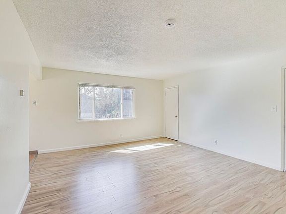 4th image of 5677 Hoffman Ct #4