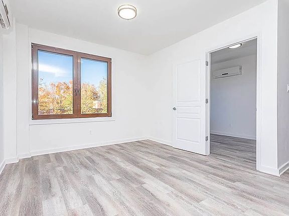 5th image of 28A Lawton St #4F
