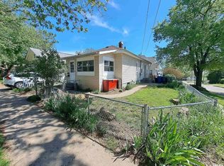 1417 S 8th St, Clinton, IA 52732