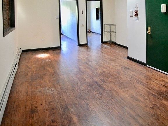 3rd image of 354 Vernon Ave #3R