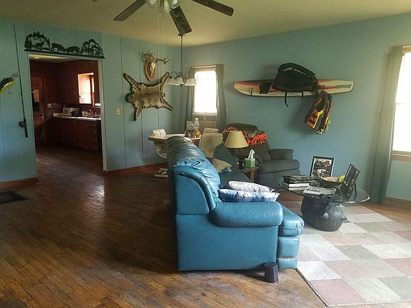 3rd image of 303 S Lincoln St