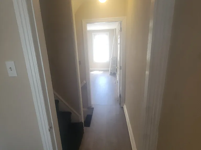 627 Corson St — Photo 3