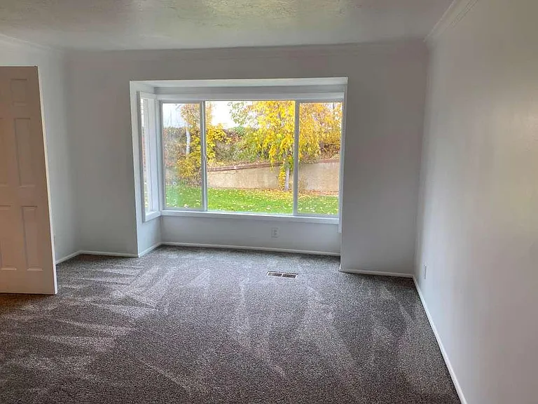 1093 Lamplighter Dr — Photo 7