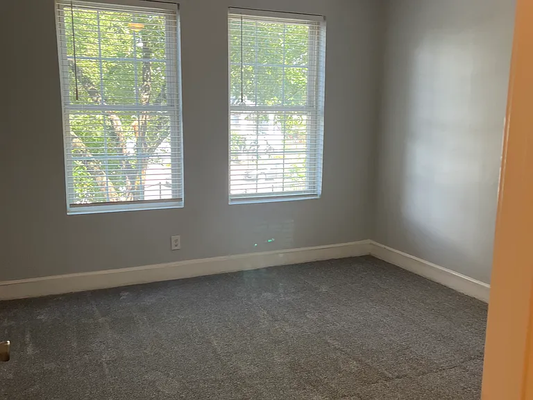 520 Boulevard NE — Photo 7