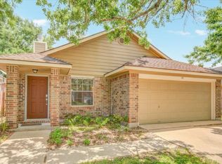 144 Coffee Ln, Lake Jackson, TX 77566