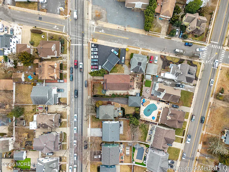 331 Richmond Ave — Photo 38