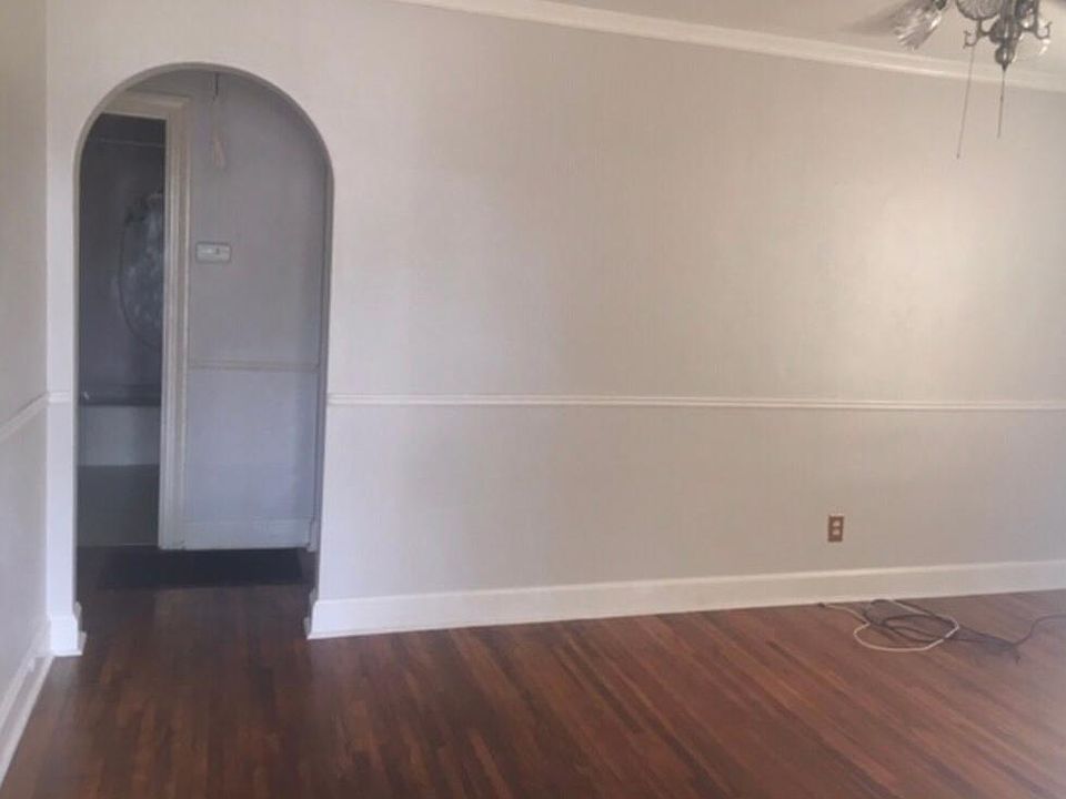 2nd image of 2605 W Victory Ct