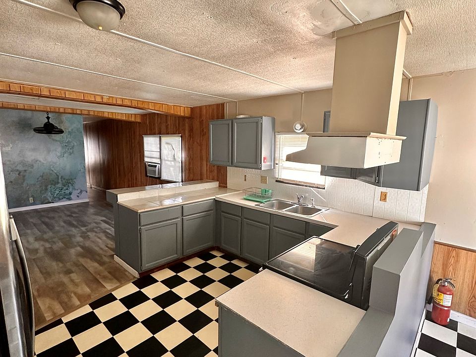 1st image of 117 Beach Dr #11275983