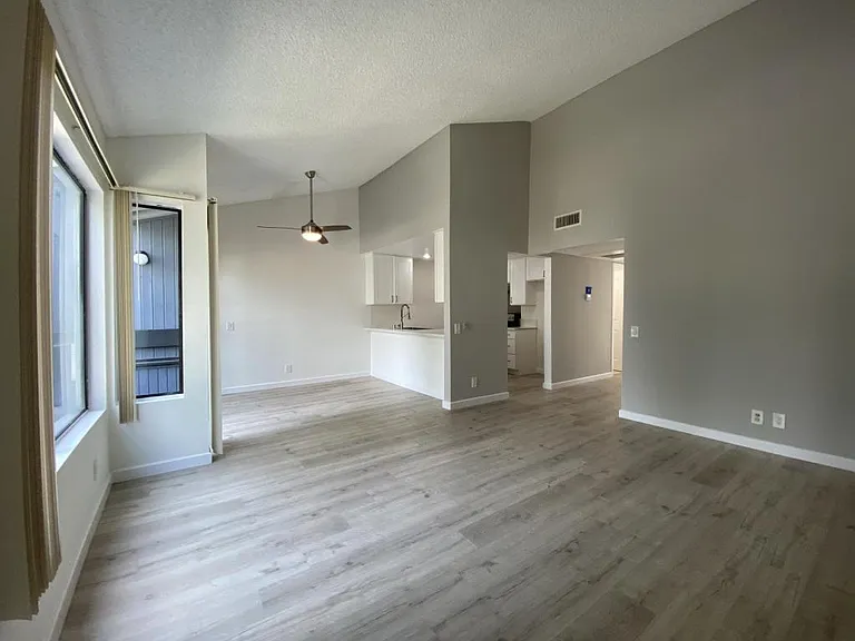 181 N Richmont Dr — Photo 9