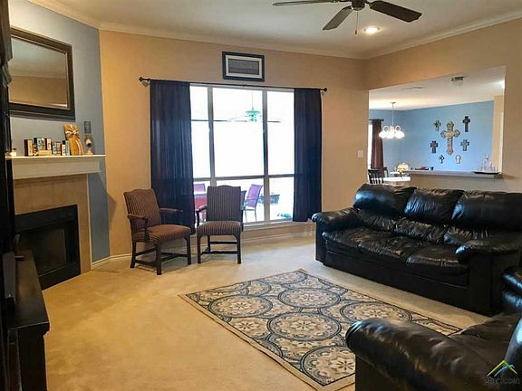 3rd image of 410 Amanda Ct