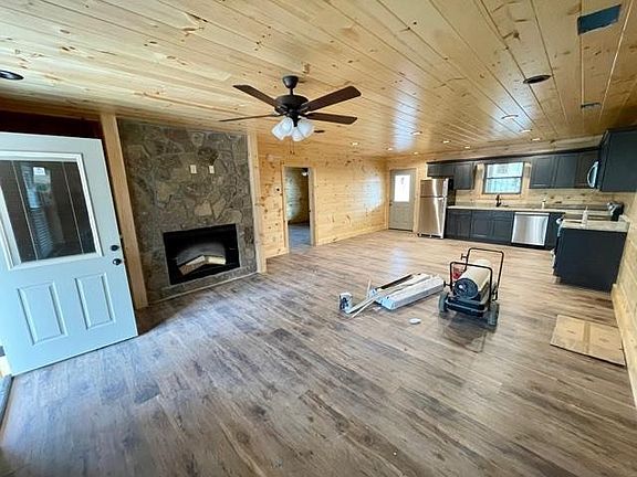 4th image of 1560 Gregory Way Lot 9