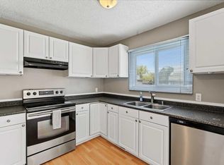 1215 N 137th Ave SE, Calgary, AB T2J6N5