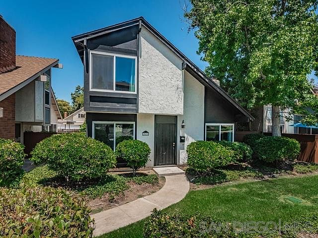 1st image of 10618 Esmeraldas Dr