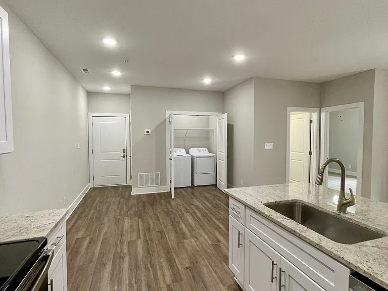 325 English Commons Dr — Photo 8