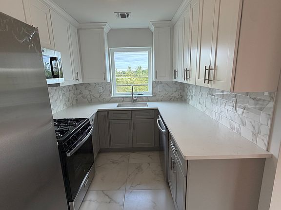 5th image of 492 Doane Ave #2