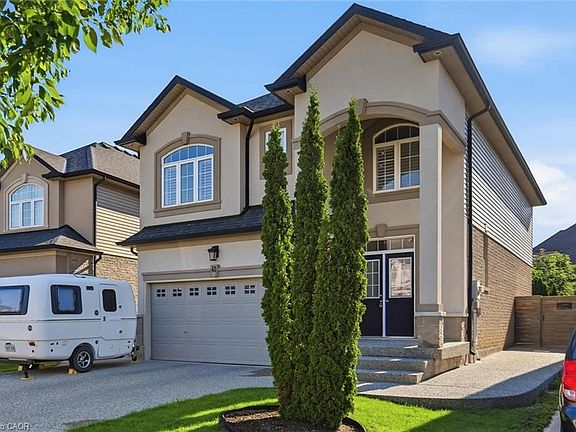 3rd image of 41 Aquasanta Cres
