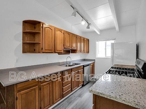 5th image of 1588 Ridgecrest Rd