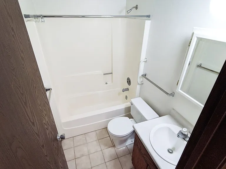 321 1st Ave SE #RHS-9 — Photo 5