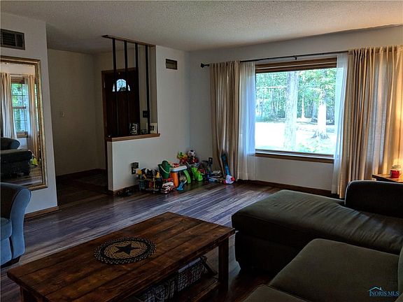 5th image of 107 Lindsey Ln