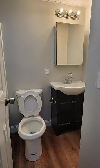 324 Tuttle St — Photo 3