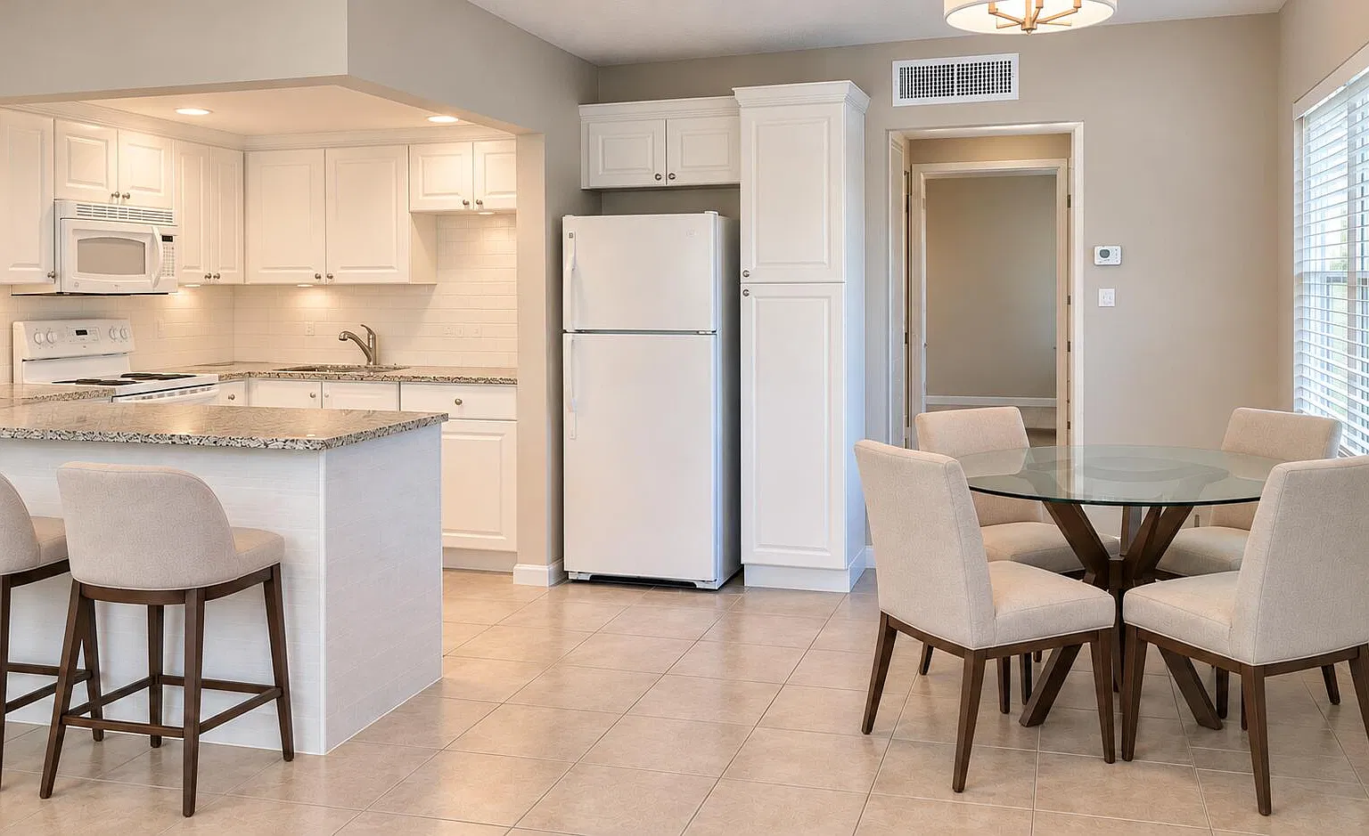 1 bed, 1.5 bath, 684 sqft, $1,400 — Photo 1