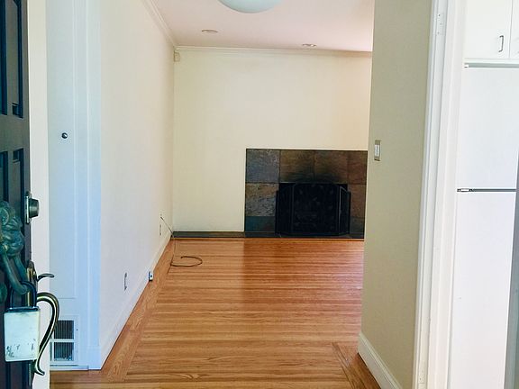 4th image of 1825 Farndon Ave