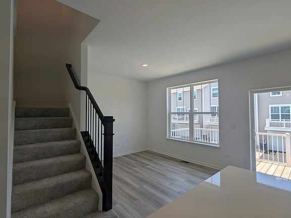 4th image of 434 Red Oak Cir