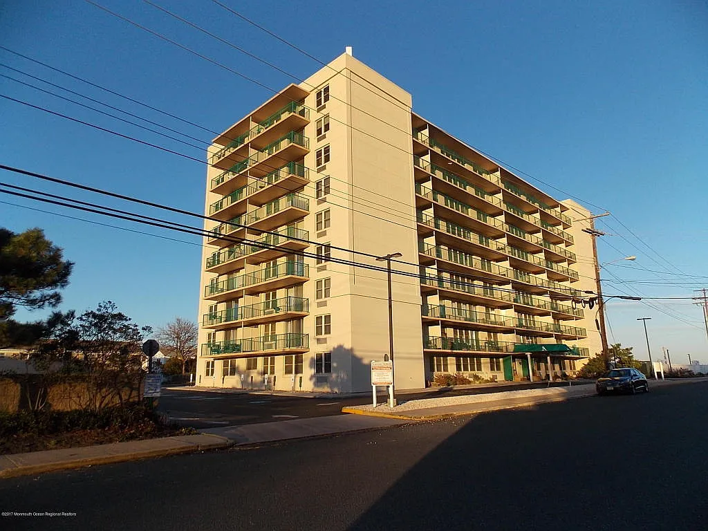 480 Ocean Ave APT 2F photo 1