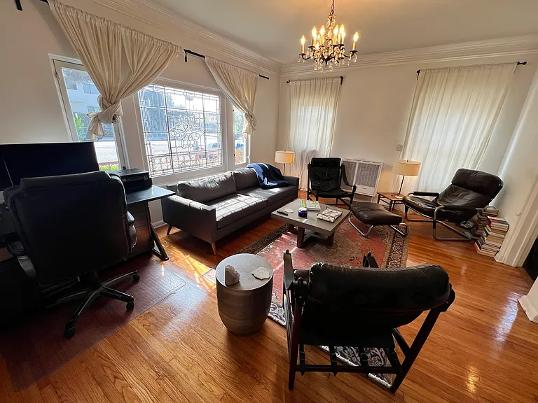 1935 N Vermont Ave #3 — Photo 3
