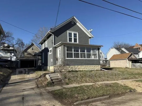 1015 S Columbia Ave, Freeport, IL 61032