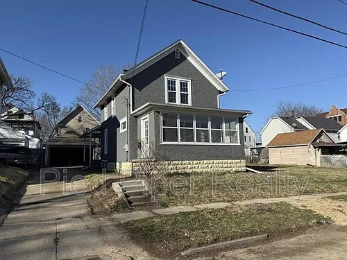 1015 S Columbia Ave Photo 1