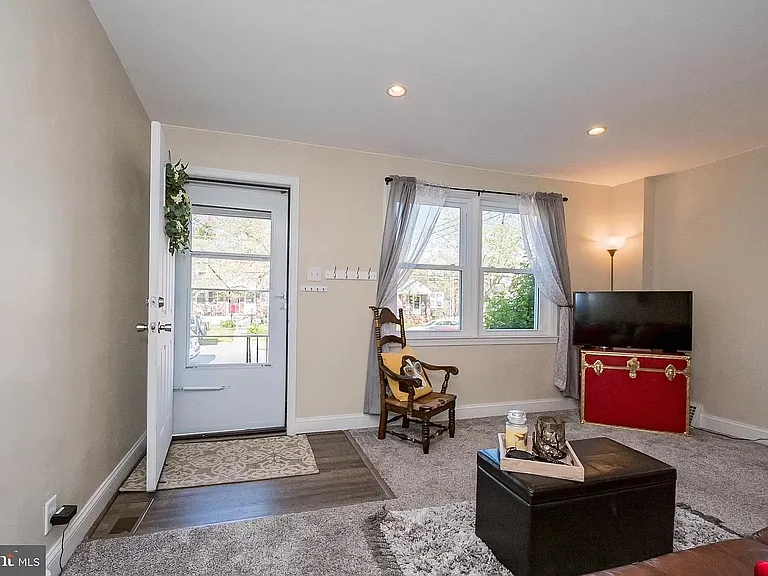 230 Filbert Ave — Photo 7