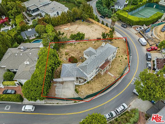 3rd image of 1254 Sunset Plaza Dr