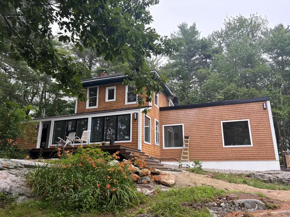 20 Sherwood Dr, Falmouth, ME 04105