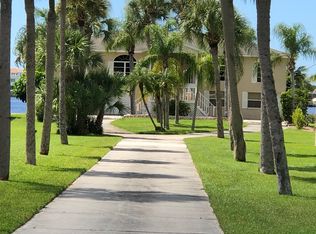 1796 Bayshore Dr, Englewood, FL 34223