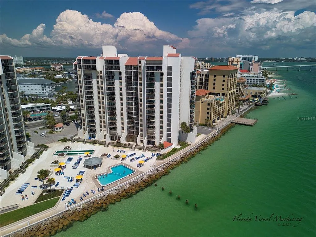 2 bed, 2.0 bath, 1186 sqft, $4,500 — Photo 2