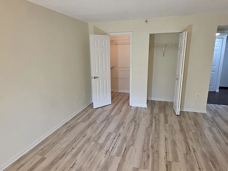 10101 Grosvenor Pl #520 — Photo 17