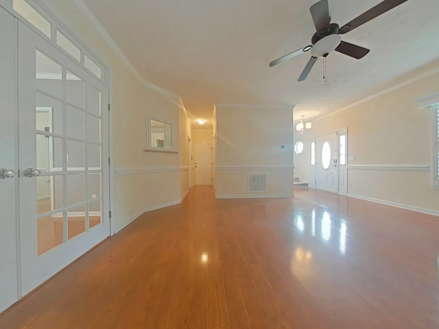 4 bed, 2.5 bath, 1890 sqft, $2,285 — Photo 2