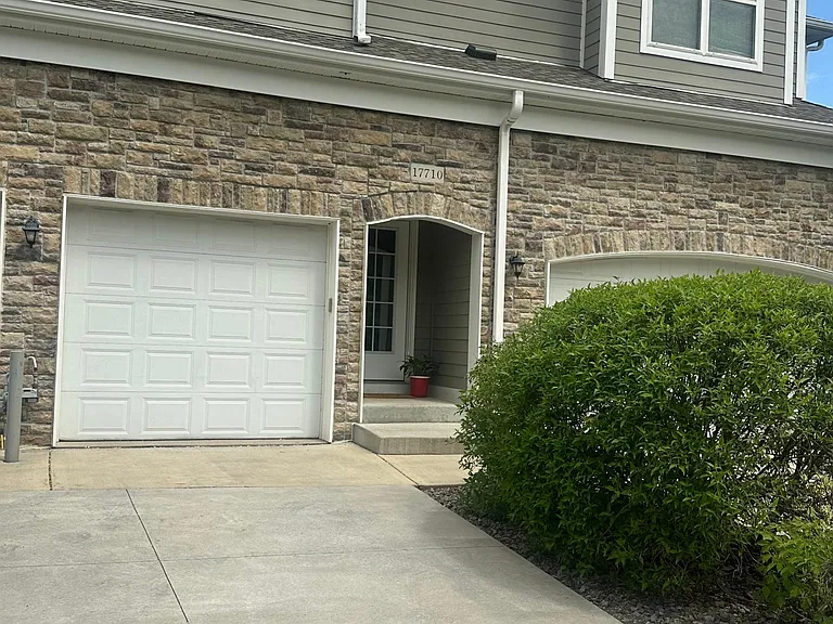 17710 Valley Cove Ct — Photo 1