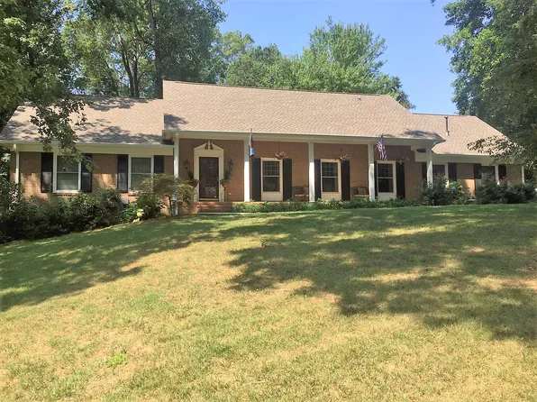 6162 Page Ct, Charlotte, NC 28270