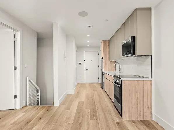 132 Willis Ave, Bronx, NY