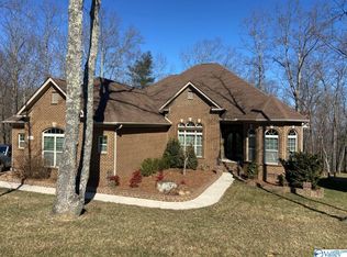 52 Bluff View Dr, Huntsville, AL 35803