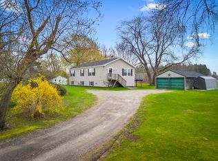 98 New County Rd, Rockland, ME 04841